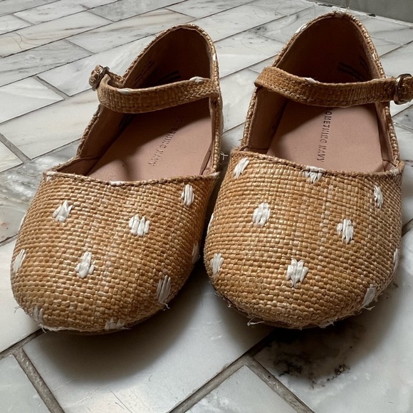 SOMETHING NAVY Toddler Yellow and White Dot Mary Jane’s - size 7 - Picture 5 of 10